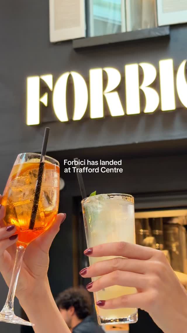 Today's the day! 🙌@forbicirestaurants has officially opened at Trafford Centre 🍕To celebrate, the first lucky customers were treated to 1,000 FREE pizzas 🙌Officially recognised as one of the Top 100 Best Pizzas in the World, Forbici is now serving authentic Neapolitan pizzas ✨📍The Orient
