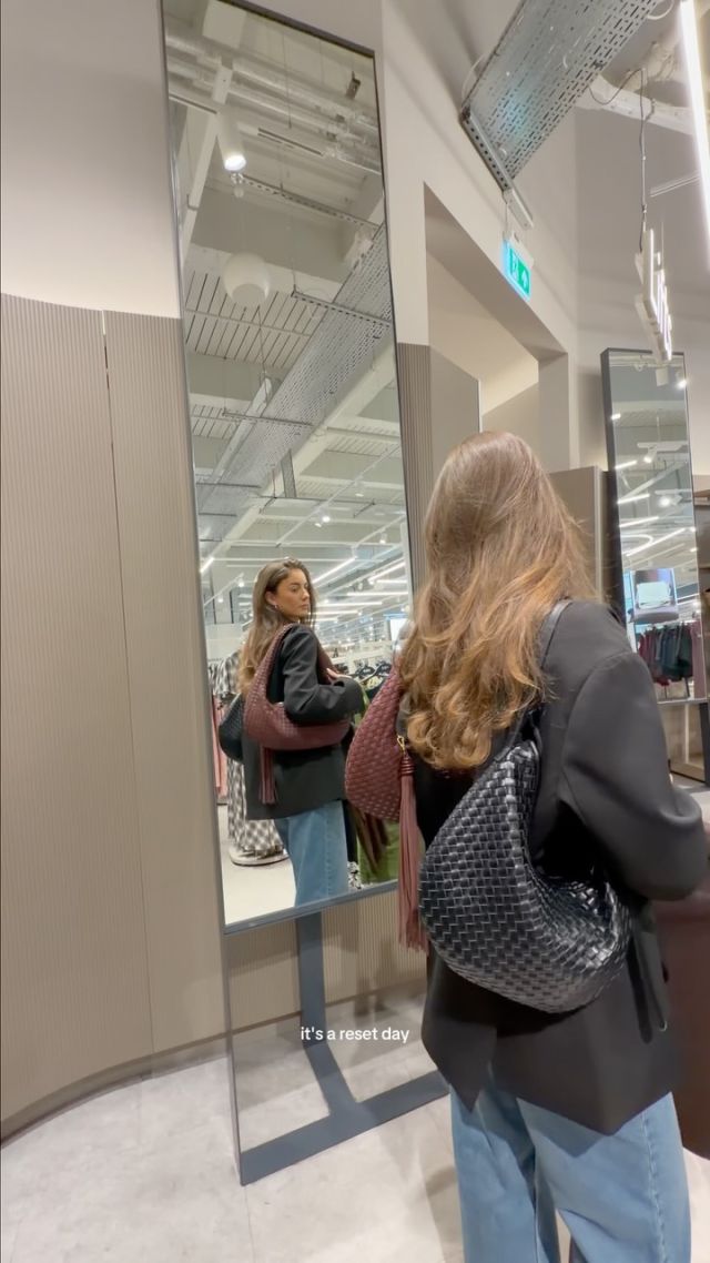 New week, new-season wardrobe 🍁Build a polished autumn look with clean layers, timeless tailoring and effortless accessories from Autograph and @nobodyschild at @marksandspencer, Trafford Centre.#Traffordcentre #shopping #autumnfashion #winterfashion #haul