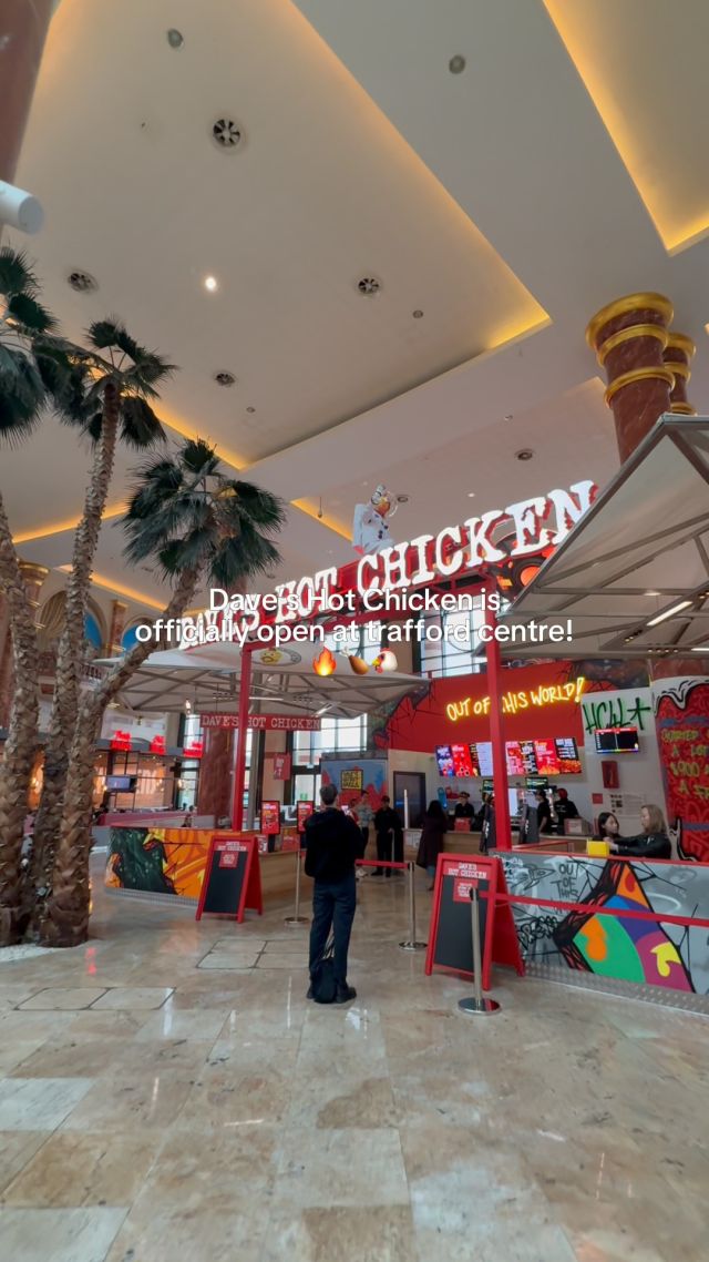 DAVE’S HOT CHICKEN IS OFFICIALLY OPEN AT TRAFFORD CENTRE! 🔥🐔The wait is over! Head to @traffordcentre and get your Dave’s fix at the brand-new restaurant 👀And the celebrations don’t stop there! On Saturday 24 October, @daveshotchicken is hitting the streets of Manchester with 450 prizes up for grabs 🎁📍 Northern Quarter: 10:15am
📍 King Street: 11:25am
📍 Deansgate: 12:30pm
📍 Trafford Centre: 1:50pmFrom free merch to fries, drinks and sliders, find the team, grab a prize card and see what you’ve won!Manchester, are you ready? 🔥